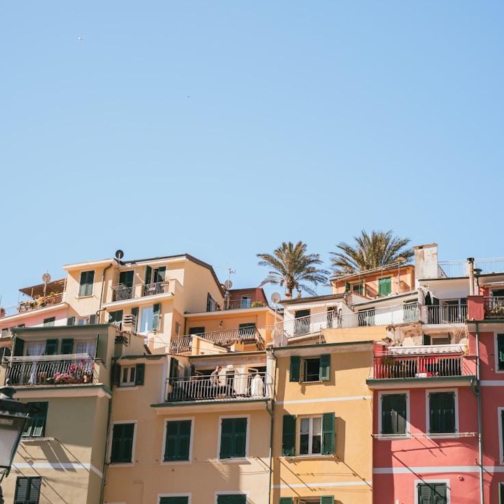 Outdoor terrace seating suitable for families in Florence